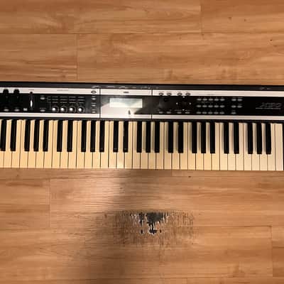 Korg X50 61-Key Music Synthesizer 2000s - Black