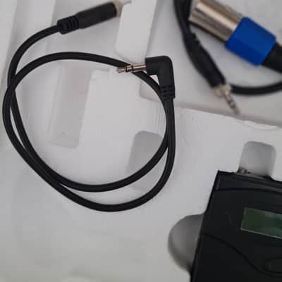 Sennheiser  Sennheiser SK 100 G3 + EK 100 G3 | 734–776 MHz | Camera Wireless Set | Box & Accessories image 6
