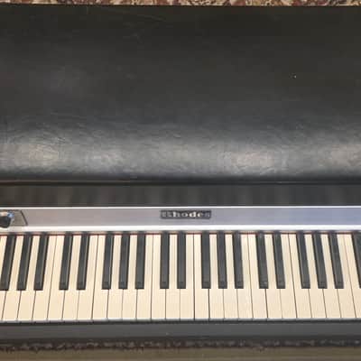 VINTAGE 1976 FENDER RHODES MARK 1 STAGE 73 ELECTRIC KEYBOARD image 1
