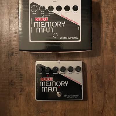 Electro-Harmonix Deluxe Memory Man 550Ms Analog Delay / Chorus / Vibrato 2008 - Present - Black / Silver image 1