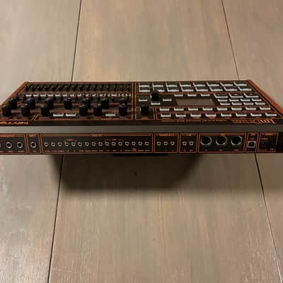 Behringer LM Drum Hybrid 8/12-Bit Sampling Drum Machine 2025 - Present - Black with Wood Sides image 4