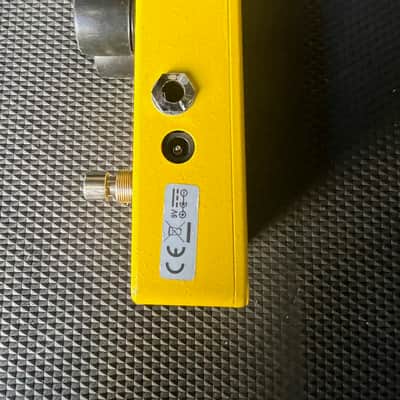 MXR M104 Distortion + 1995 - Present - Yellow image 2