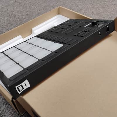 Native Instruments Maschine Mikro MKIII 2017 - Black image 4