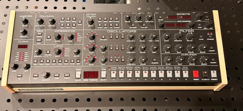 Sequential Trigon-6 Desktop - MINT - 6-Voice Polyphonic Synthesizer 2023 - Present - Black with Wood Sides image 1
