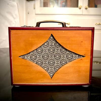 Rotary Connection Mini 1x5” guitar speaker cabinet. TINY! Jensen 5/30 30 watt brand new speaker inside. Handmade. Portable travel cab. 2026 - Maroon image 7