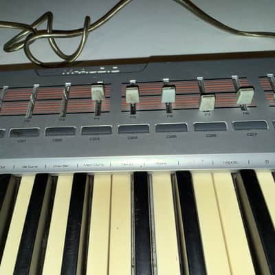 M-Audio Oxygen 49 MKI MIDI Keyboard Controller 2006 - 2009 - Silver image 4
