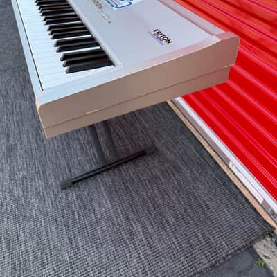 Korg Triton Studio 88-Key Workstation Keyboard – Very Good Condition – Tested image 6