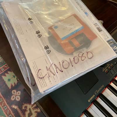 2005 Yamaha  Clavinova CVP-301 Walnut Case, Dead Mint, Complete Manuals &  Disks, Save Huge Here ! image 6