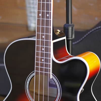 Takamine B72CE-BSB - Sunburst image 7