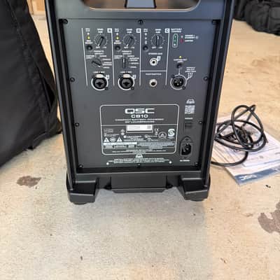 QSC CB10 10-inch 10” Compact Battery-Powered 90° PA DJ Loudspeaker w/ Cover image 3