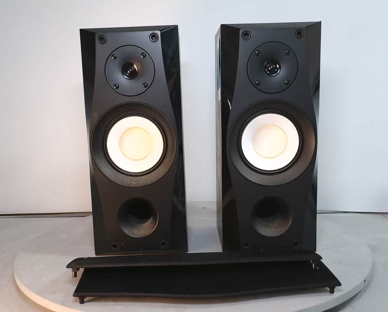 Onkyo SKF-580F Bookshelf Speakers Pair HiFi Stereo Home Audio image 1