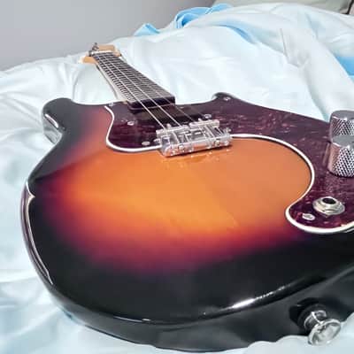 Fender Mando-Strat 4-String Electric Mandolin – 3-Color Sunburst Bild 4