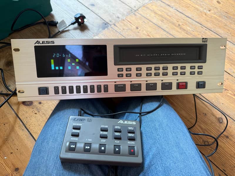 Alesis ADAT-LX20 Type II 20-Bit 8-Track Digital Audio Recorder 1998 - 2002 - Aluminum image 1