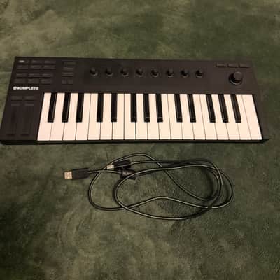 Native Instruments Komplete Kontrol M32 2019 - Black image 1