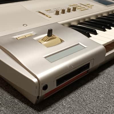 Korg Triton Studio 61 w HDD image 6