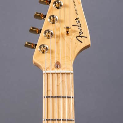 Fender Limited Edition 50th Anniversary Stratocaster 2004, Sunburst image 4