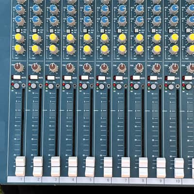 Immagine Allen & Heath MixWizard WZ3 16:2 16-Input Stereo Mixer 2004 - 2013 - Blue - 6