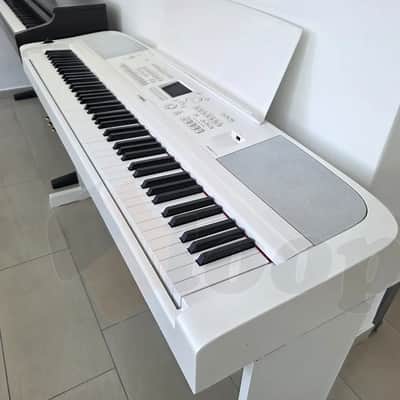 Yamaha DGX-670 88-Key Portable Grand Piano image 6