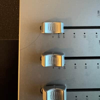Euphonix MC Mix (Artist Mix) 8-Fader DAW Control Surface - Silver image 4