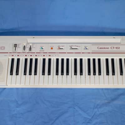 Casio CT-102 Casiotone 49-Key Synthesizer