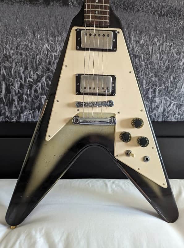 Gibson Flying V with Stop Bar Tailpiece and Triangle Knob Layout 1979 - Silverburst