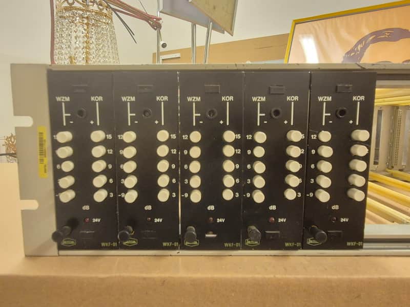 5 pcs of Cenrit Fonia WKF-01, preamps with HF EQ, rack enclousure, cabling, power supply image 1