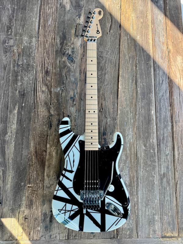 Charvel EVH Art Series 2004 - 2007 Black / White image 1