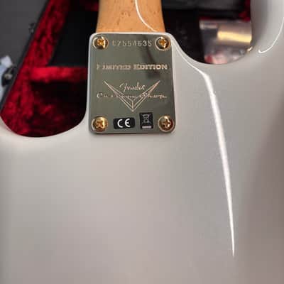 Fender Custom Shop 75th Diamond Anniversary Stratocaster – Diamond White Pearl NOS – Gold Hardware – 2021 image 5