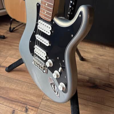 Fender Player Stratocaster HSH with Pau Ferro Fretboard 2019 - 2024 - Silver image 4