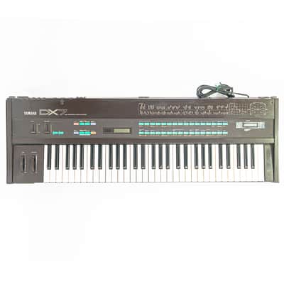 Yamaha DX7 FM Synthesizer – Iconic 1980s Digital Classic w/ Road Case
