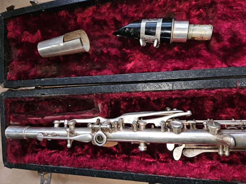 Elkhart Cavalier metal clarinet, USA, Silver-finish with case