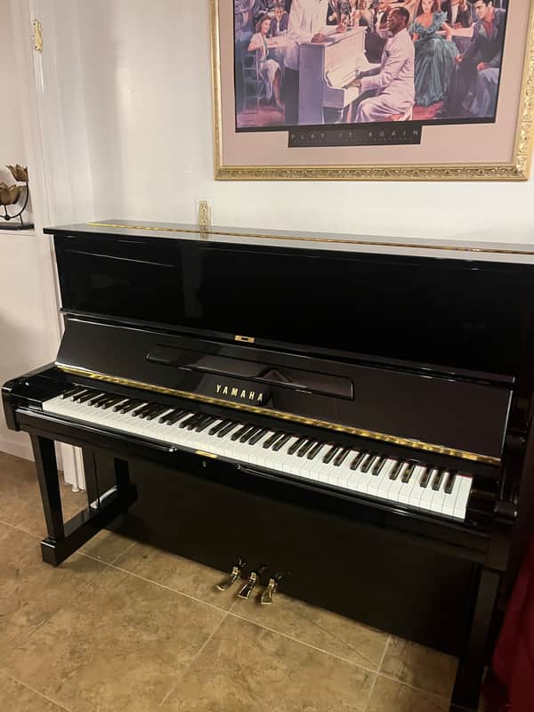 Yamaha U1 Upright Piano – Impeccable Quality & Sound image 1