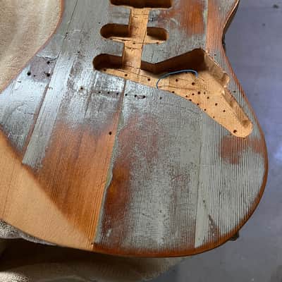 Reclaimed Doug fir door Barncaster Strat image 3