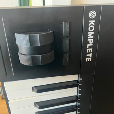 Native Instruments Komplete Kontrol S88 MKii 2020 - Present - Black image 3
