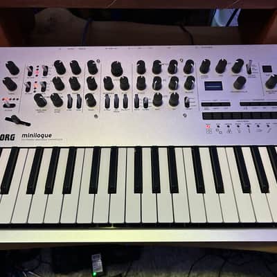 Korg Minilogue 4-Voice Polyphonic Analog Synthesizer 2016 - Present - Silver