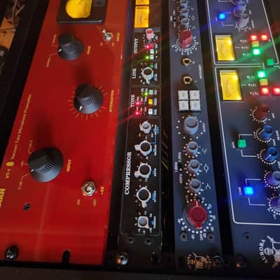 D.W. Fearn VT-1 Single Channel Tube Mic Preamp 2022 - Red image 3