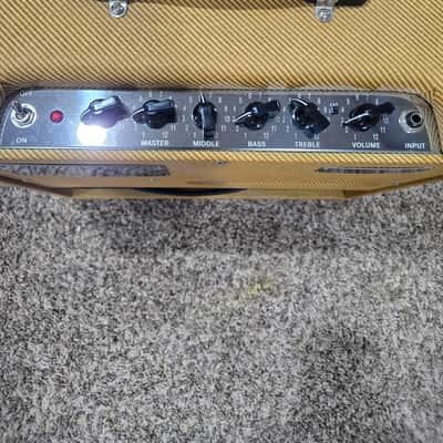 Fender Blues Junior Lacquered Tweed 15-Watt 1x12" Guitar Combo Limited Edition Jensen Speaker image 2