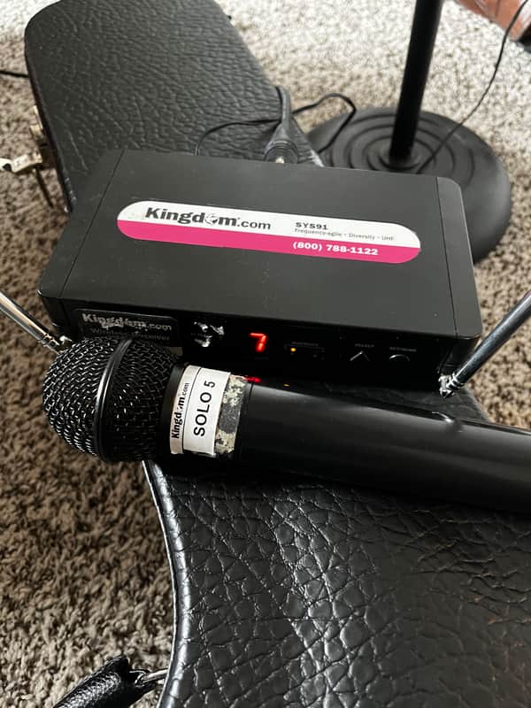 Audio Technica ATW-R700 - Wireless Handheld Microphone image 1