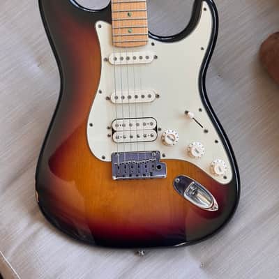 Fender 50th Anniversary American Deluxe Stratocaster 2004 - Sunburst image 15