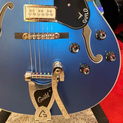 Guild Newark St. Collection X-175 Manhattan Special Malibu Blue image 3