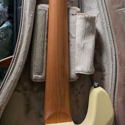 Sire V5 2025 - Vintage White 5 String image 5