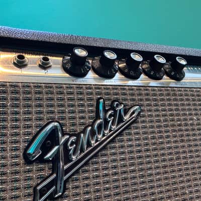 1971 Fender Vibro Champ - Amp (6-Watt 1x8" Guitar Combo) image 2