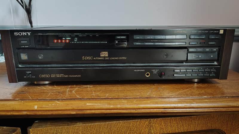 Sony CDP C8ESD 5-cd player in excellent condition, serviced - 1980's