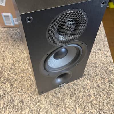 Elac Debut 2.0 B5.2 Bookshelf Speaker (Pair) 2020s - Black image 3