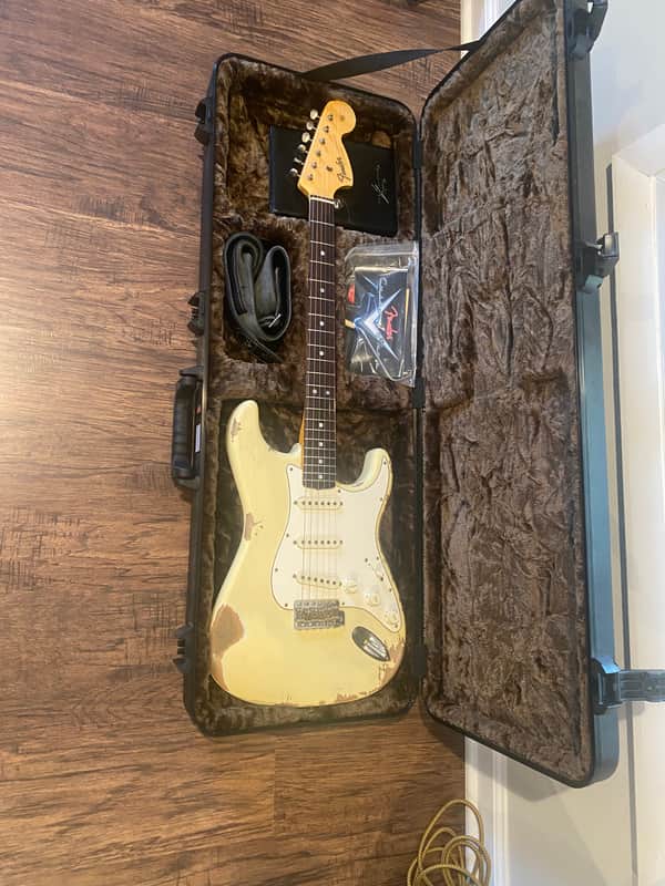 Fender Stratocaster custom shop 1967 reissue heavy relic vintage aged white image 1