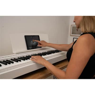 Kawai ES120 88-Key Portable Digital Piano with Speakers, Elegant White image 4