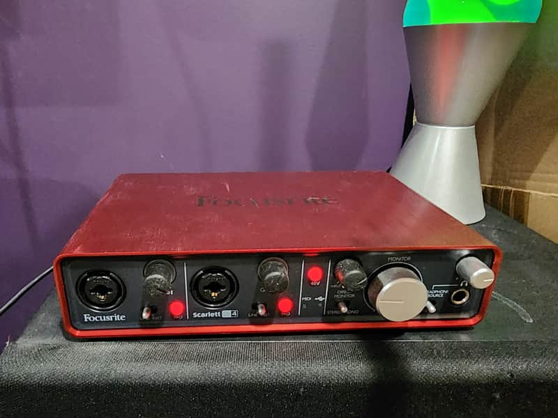 Focusrite Scarlett 2i4 USB 2.0 Audio Interface 2013 - 2016 - Red / Black image 1