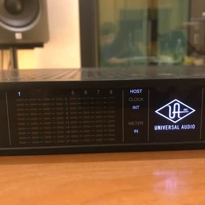 Universal Audio Apollo 8 QUAD Thunderbolt 2 - Black image 3