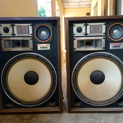 B & O Bang & Olufsen Penta type 6611 vintage tower floor speakers