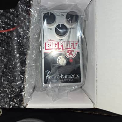 Electro-Harmonix Nano Big Muff Pi Distortion / Sustainer 2013 - Present - White / Black / Red image 1